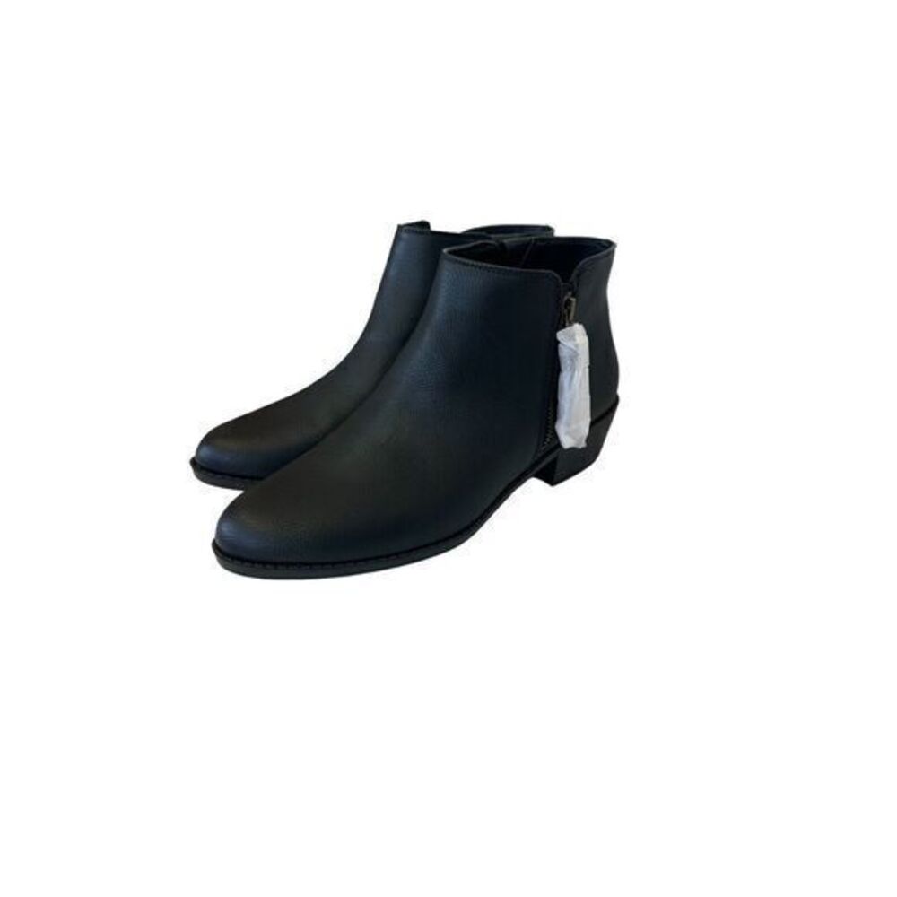 ZODIAC Val Western Bootie Black Faux Leather Women's Sz 9M Low Stacked Heel NWB